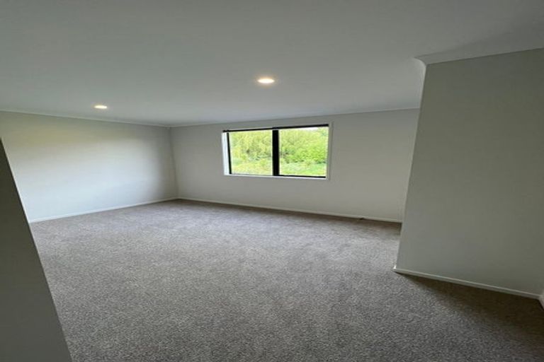 Photo of property in 12 Wrybill Way, Welcome Bay, Tauranga, 3112