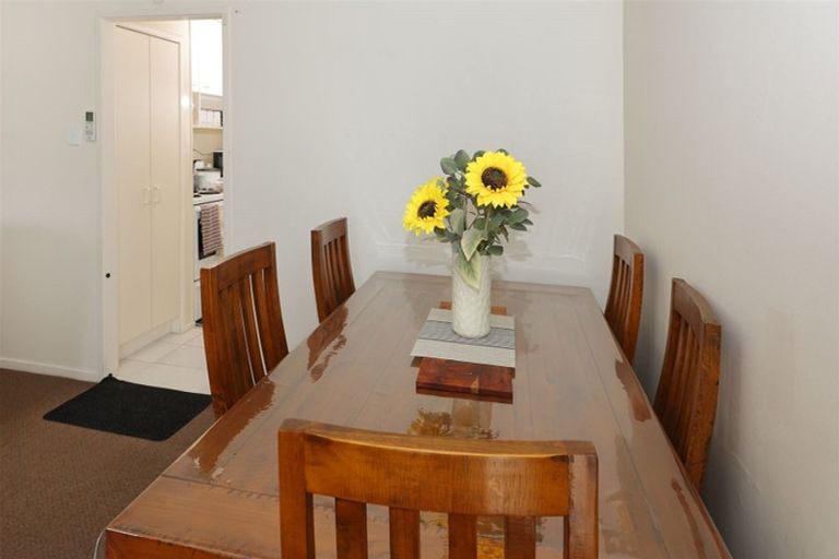 Photo of property in 1/28 Taipari Road, Te Atatu Peninsula, Auckland, 0610