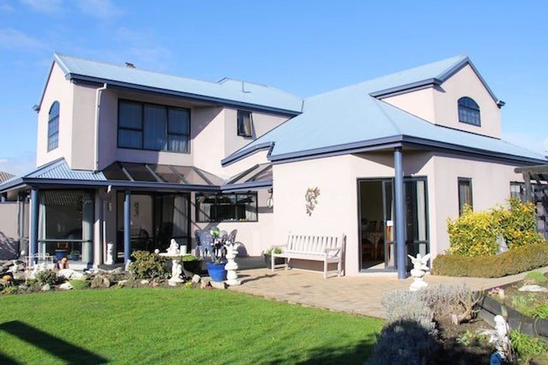 Photo of property in 55 Lowry Avenue, Redwood, Christchurch, 8051