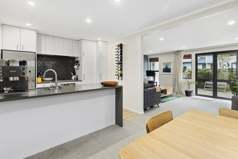Photo of property in 1/88 Brougham Street, Mount Victoria, Wellington, 6011