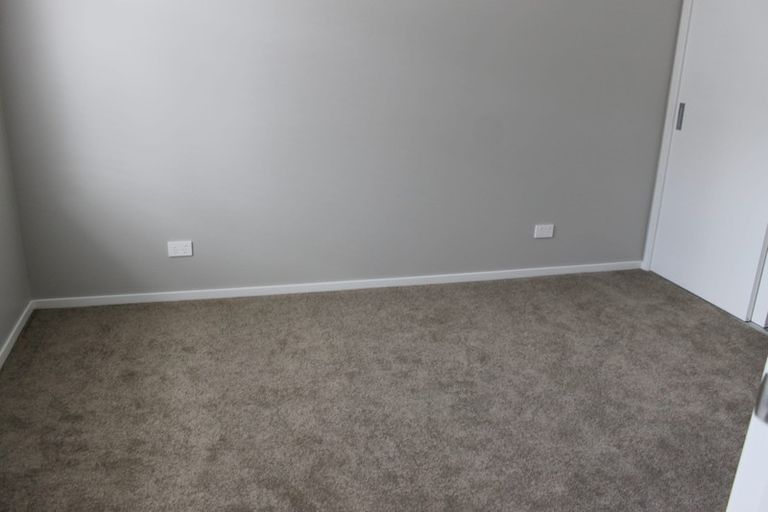 Photo of property in 2/31 Verbena Road, Birkdale, Auckland, 0626