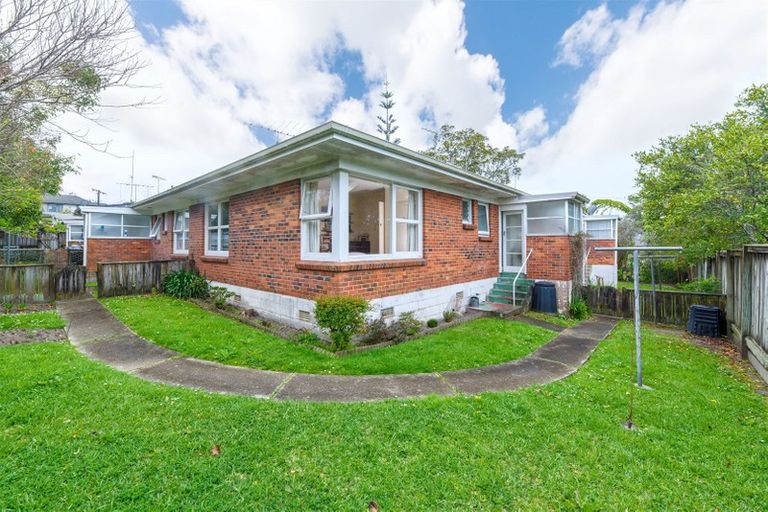 Photo of property in 2/49 Corunna Road, Milford, Auckland, 0620