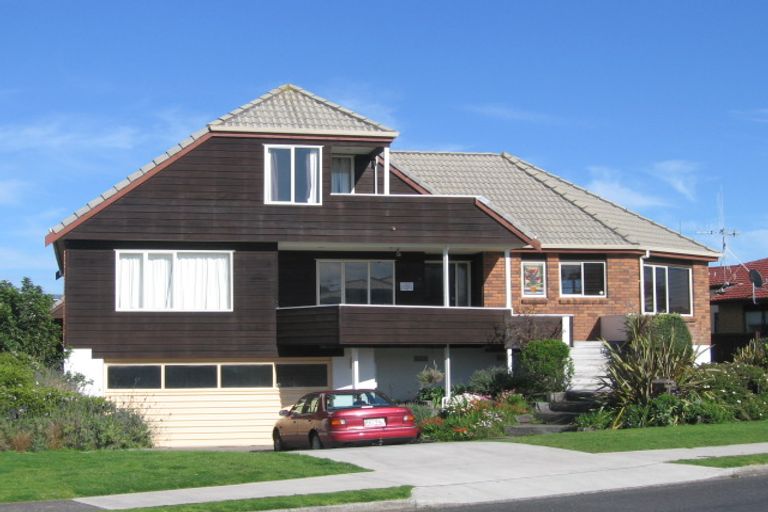 Photo of property in 10 Lee Street, Mount Maunganui, 3116