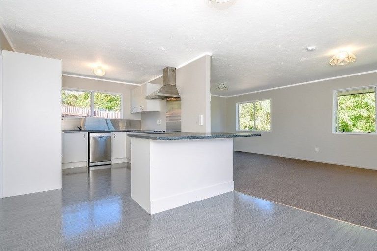 Photo of property in 19 Oaklands Grove, Clouston Park, Upper Hutt, 5018