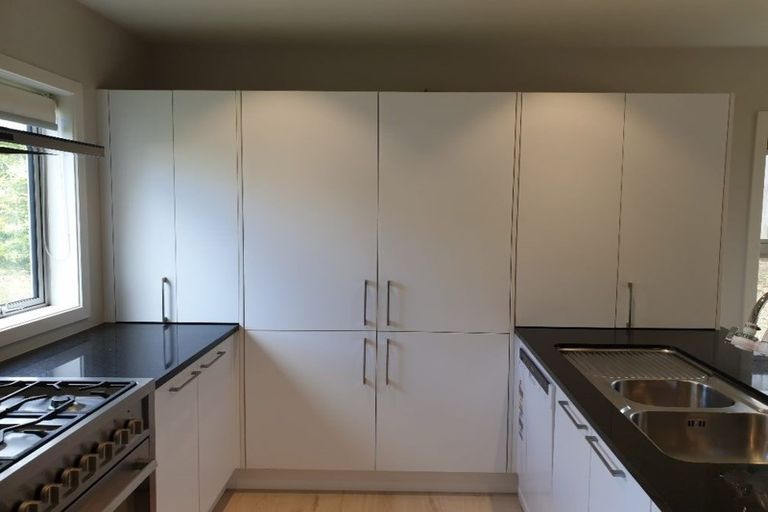 Photo of property in 34a Divich Avenue, Te Atatu South, Auckland, 0610