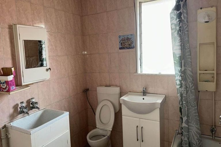 Photo of property in 3/133 Titirangi Road, New Lynn, Auckland, 0600