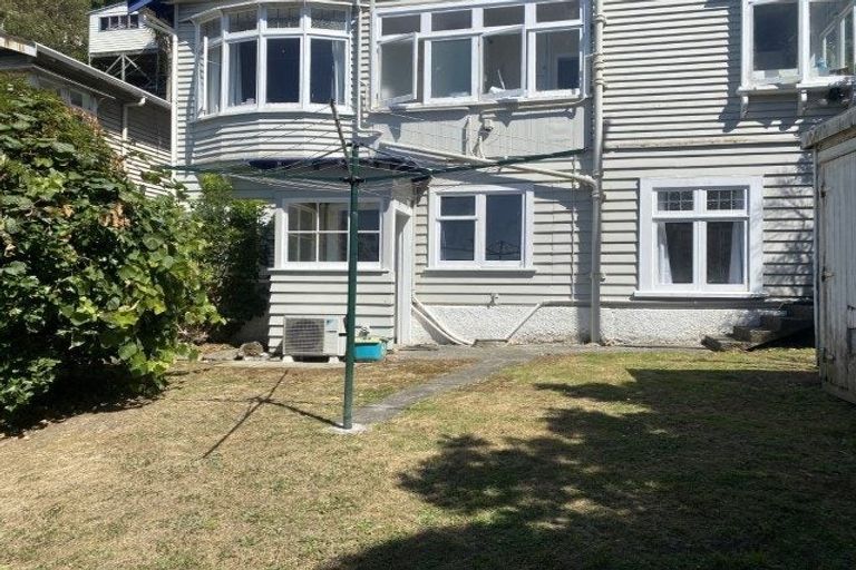 Photo of property in 69 Duncan Terrace, Kilbirnie, Wellington, 6022