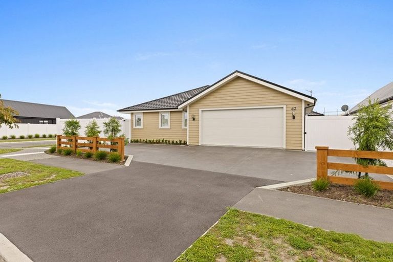 Photo of property in 42 Timara Crescent, Marshland, Christchurch, 8083