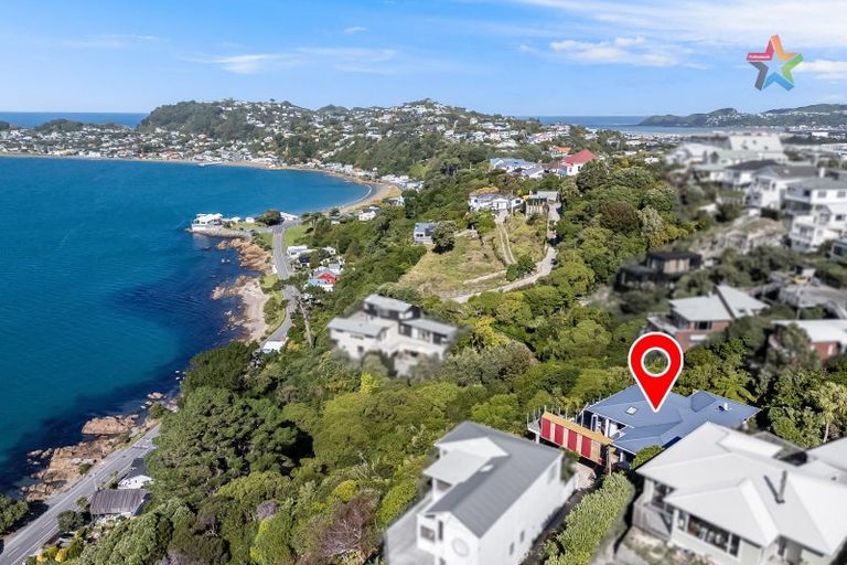 Photo of property in 26a Tai Paku Paku Road, Karaka Bays, Wellington, 6022