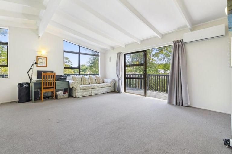 Photo of property in 19 Chrisarda Place, Red Hill, Papakura, 2110