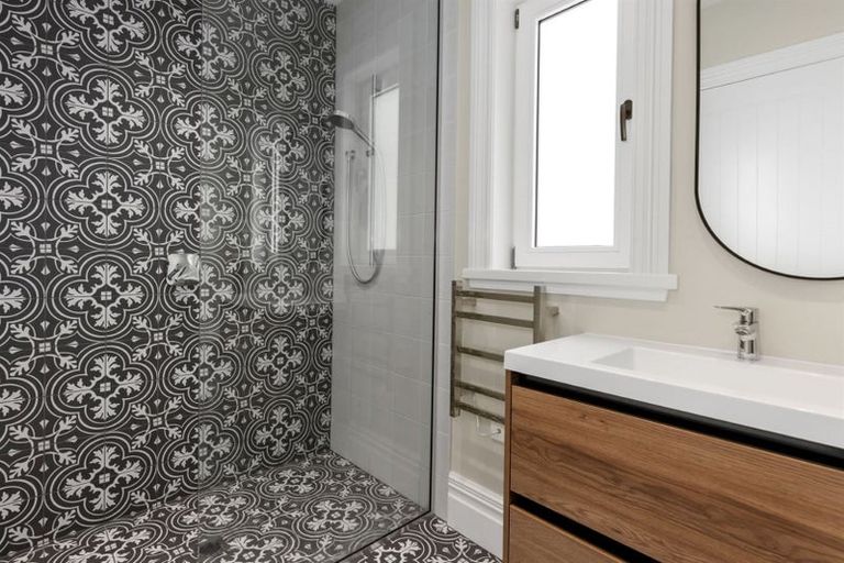 Photo of property in 156 Hackthorne Road, Cashmere, Christchurch, 8022