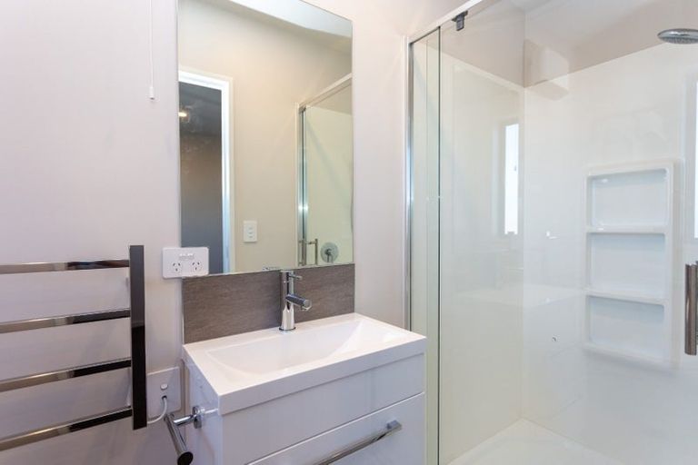 Photo of property in 2/42 Peverel Street, Riccarton, Christchurch, 8041