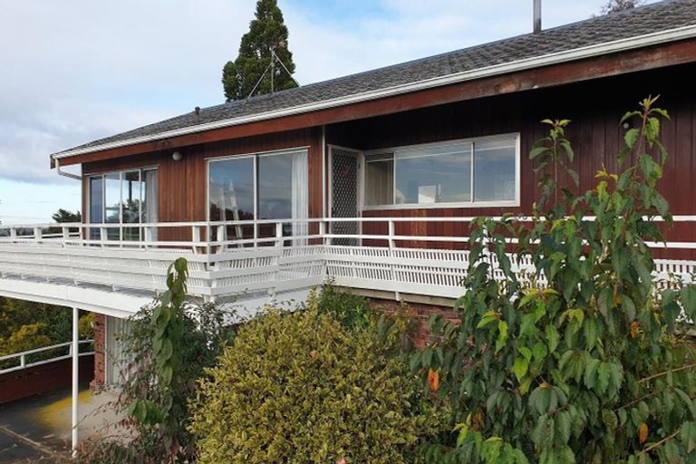 Photo of property in 85a Colwill Road, Massey, Auckland, 0614