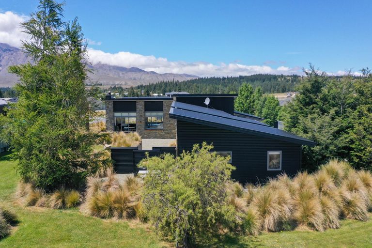 Photo of property in 14 Andrew Don Drive, Lake Tekapo, 7999