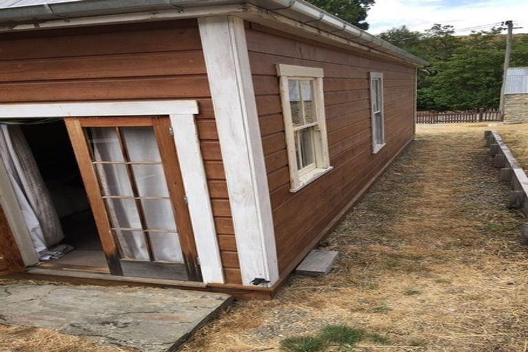 Photo of property in Rowan Cottage, 1674 Saint Bathans Loop Road, Saint Bathans, 9386