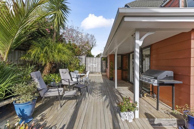 Photo of property in 2/94a Coronation Road, Hillcrest, Auckland, 0627