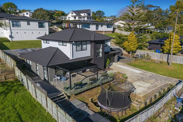 Photo of property in 11 St Julia Court, Helensville, 0800