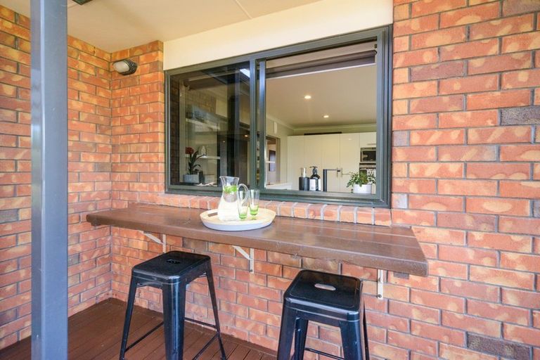 Photo of property in 18 Daniel Place, Kelvin Grove, Palmerston North, 4414