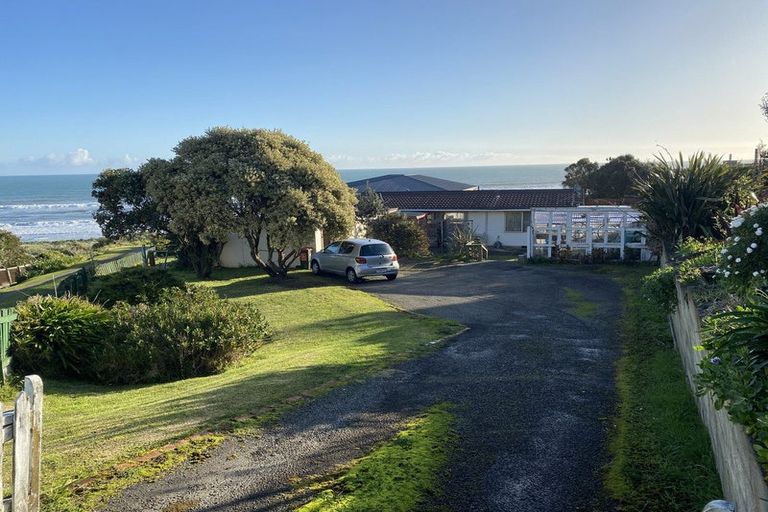Photo of property in 7 Kapiti Terrace, Castlecliff, Whanganui, 4501