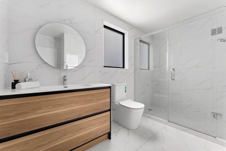 Photo of property in 22d Aorangi Place, Birkenhead, Auckland, 0626