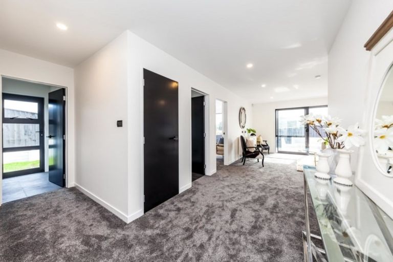 Photo of property in 12 Takurua Terrace, Orewa, 0931