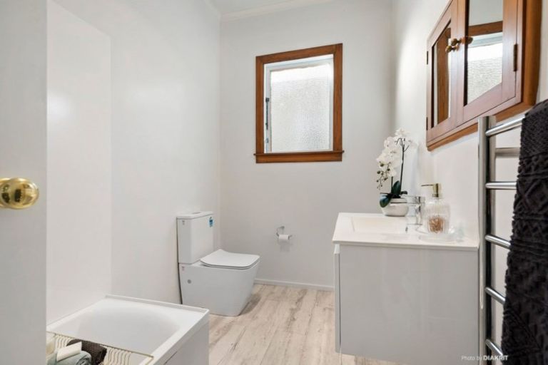 Photo of property in 165a Ohiro Road, Brooklyn, Wellington, 6021