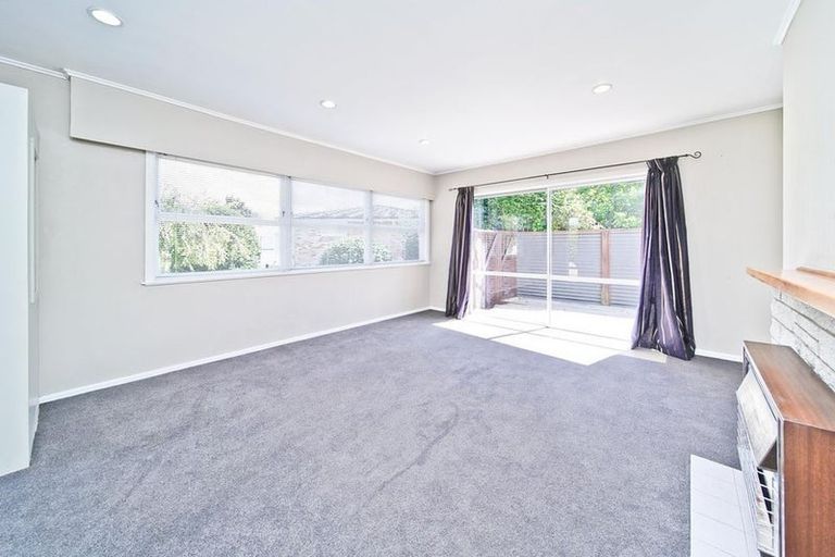 Photo of property in 8 Gwendoline Place, Glenview, Hamilton, 3206