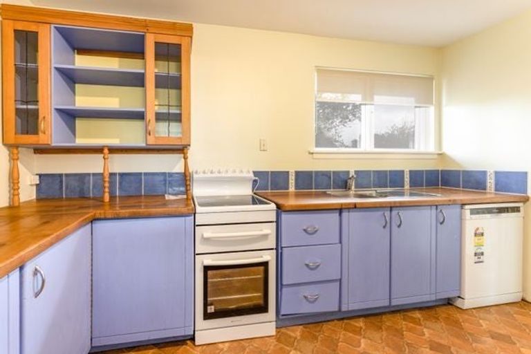 Photo of property in 32 Woodgrove Avenue, North New Brighton, Christchurch, 8083