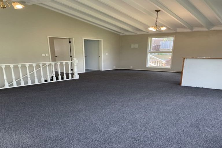 Photo of property in 62 Tio Tio Road, Miramar, Wellington, 6022