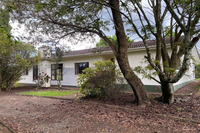 Photo of property in 76 Tawa Road, Kumeu, 0891