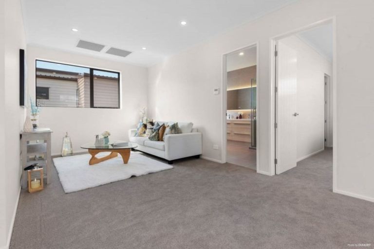 Photo of property in 38 Kano Way, Hobsonville, Auckland, 0616