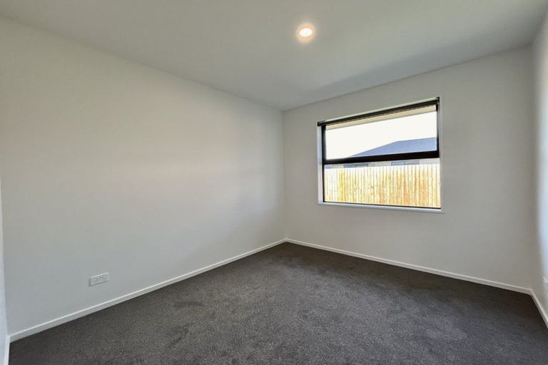 Photo of property in 18 Songpa Street, Halswell, Christchurch, 8025