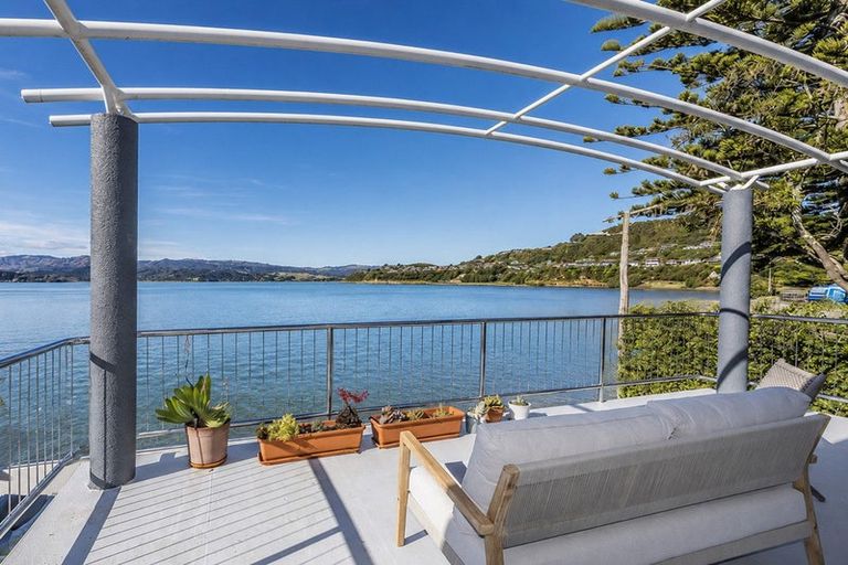 Photo of property in 85 Paremata Road, Paremata, Porirua, 5024