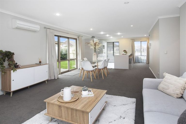 Photo of property in 3 Reeves Road, Rangiora, 7400