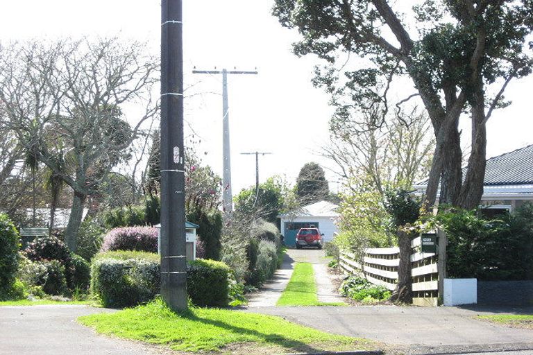 Photo of property in 216b Tukapa Street, Westown, New Plymouth, 4310