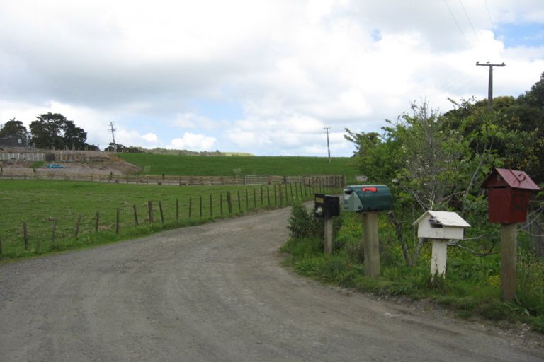 Photo of property in 52 Fork Road, Kumeu, 0891