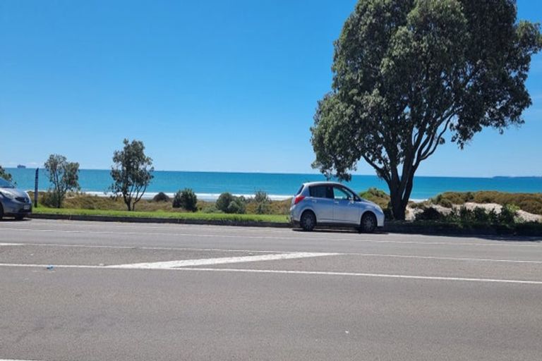 Photo of property in 2/171 Marine Parade, Mount Maunganui, 3116