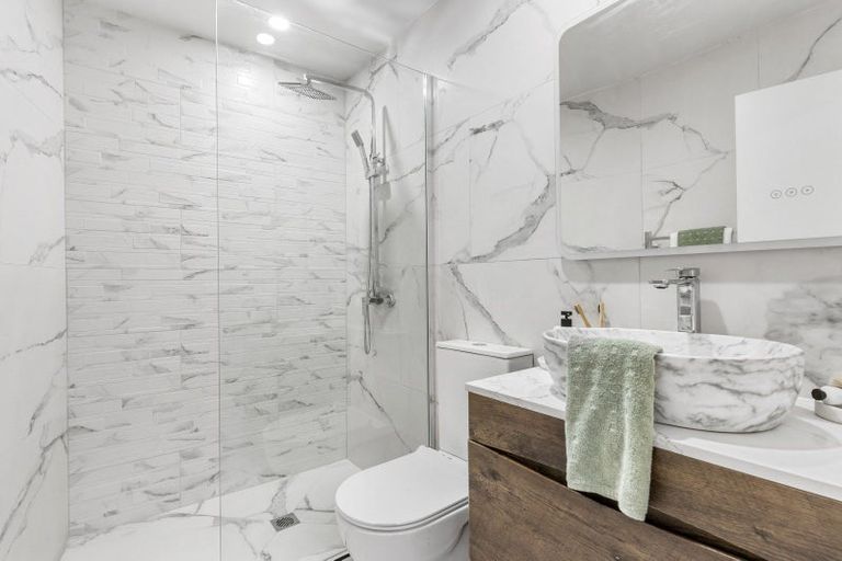 Photo of property in 3a Pah Road, Cockle Bay, Auckland, 2014