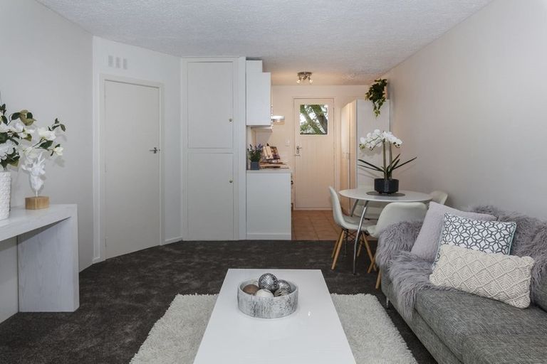 Photo of property in 2/40 Leinster Road, Merivale, Christchurch, 8014