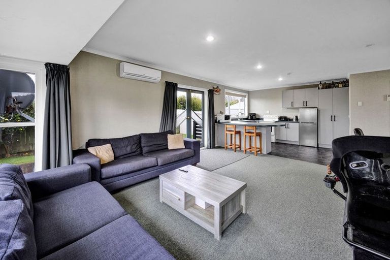 Photo of property in 1 Malone Place, Hawera, 4610