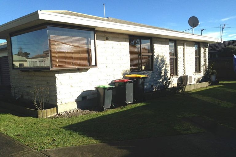 Photo of property in 2/34 Wilson Street, Islington, Christchurch, 8042