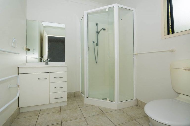 Photo of property in 10 Scarlet Oak Drive, Schnapper Rock, Auckland, 0632