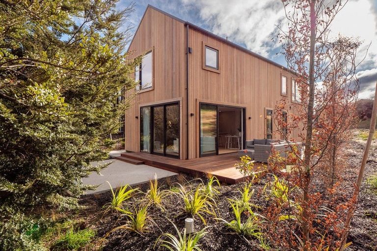 Photo of property in 13 Soudley Court, Jacks Point, Queenstown, 9371