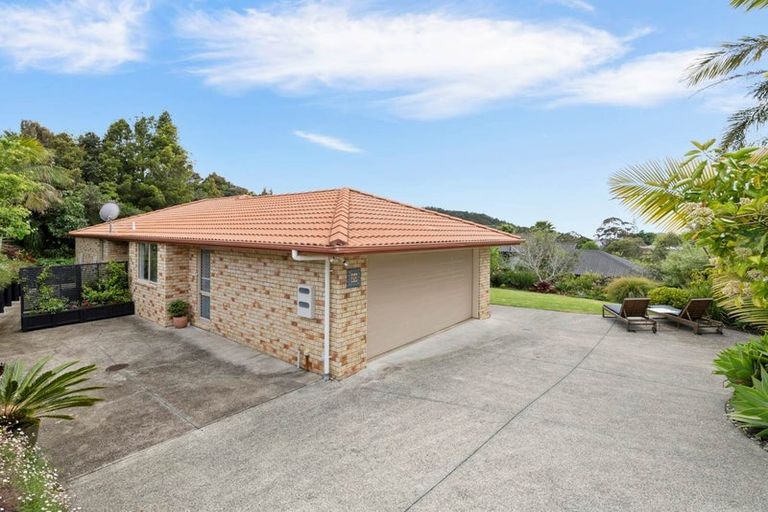 Photo of property in 20 Roberta Crescent, Orewa, 0931