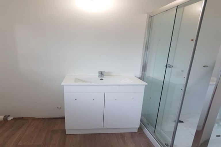 Photo of property in 2/7 Arawa Street, New Lynn, Auckland, 0600