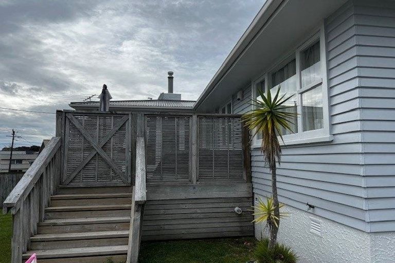 Photo of property in 41b Vera Road, Te Atatu South, Auckland, 0610
