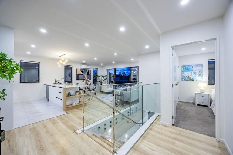 Photo of property in 3c Dawnhaven Drive, Te Atatu Peninsula, Auckland, 0610