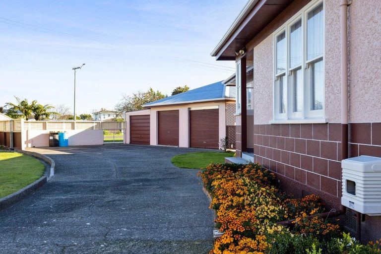 Photo of property in 389 Waihi Road, Normanby, Hawera, 4614