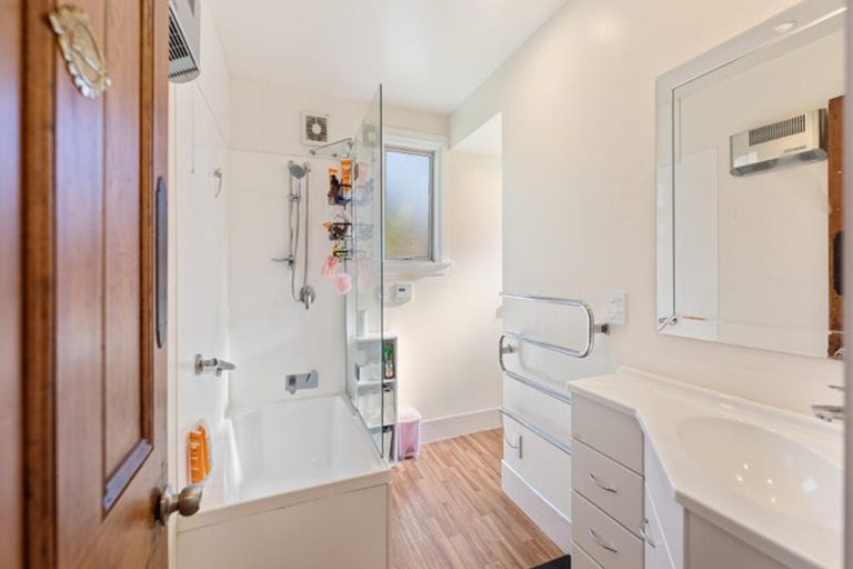 Photo of property in 222 Keyes Road, New Brighton, Christchurch, 8083