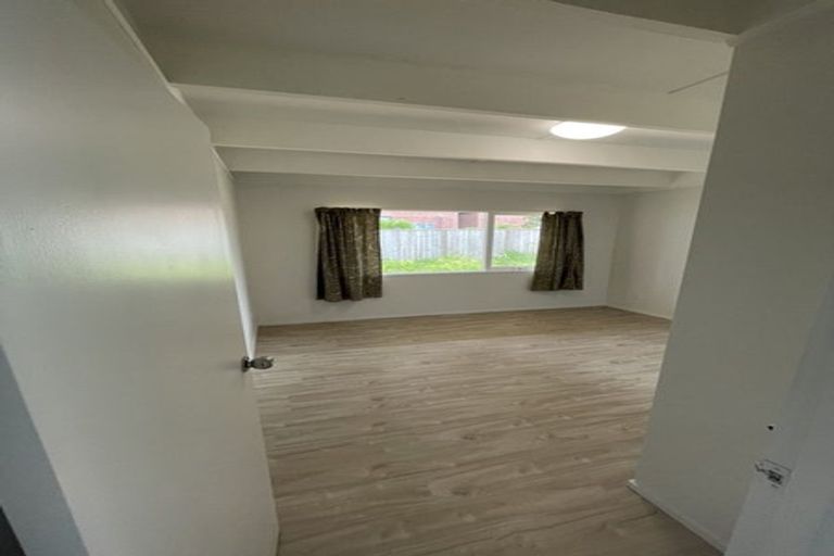 Photo of property in 7/5 Keeling Road, Henderson, Auckland, 0612